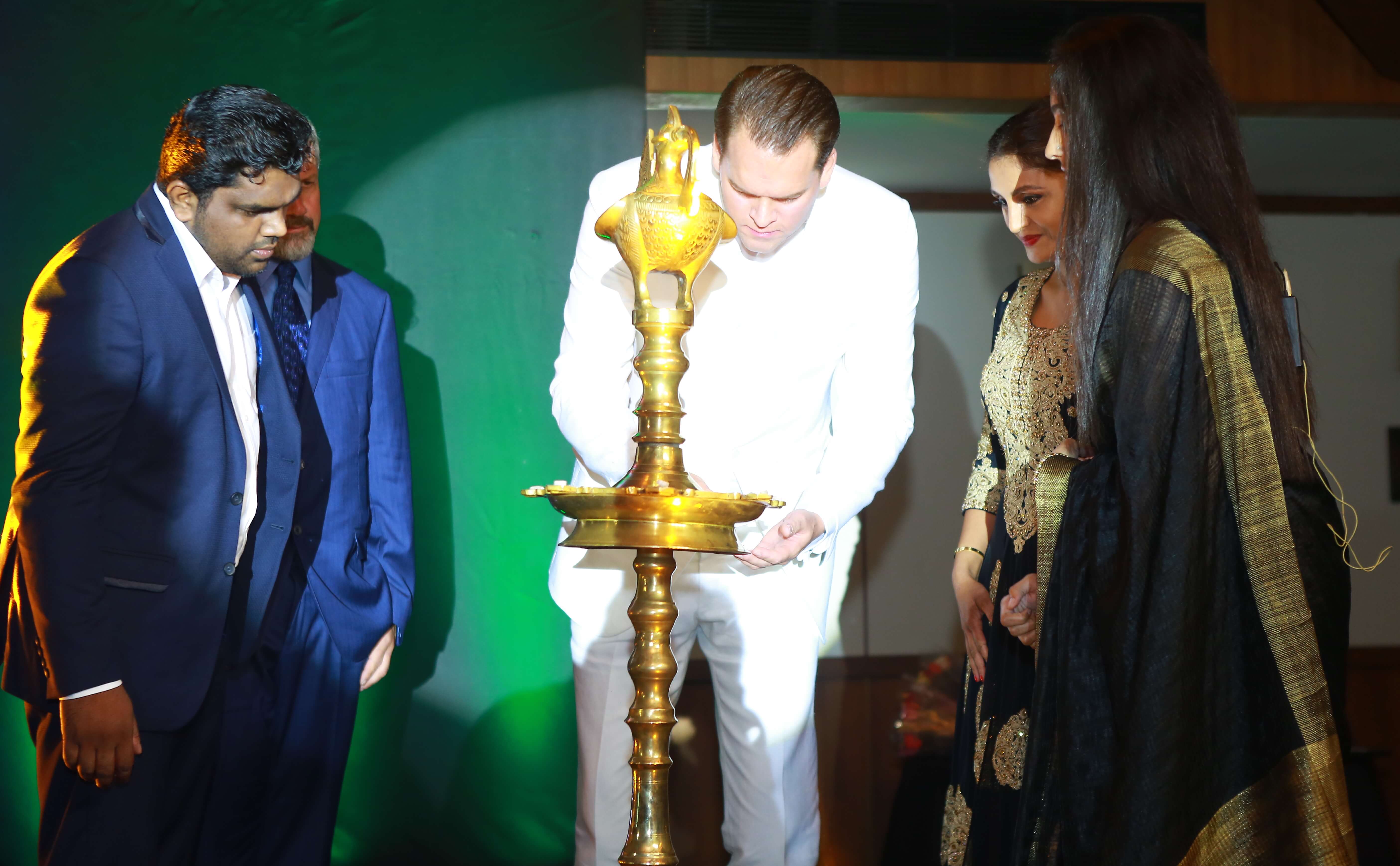 WB21 OPENS OFFICE IN INDIA